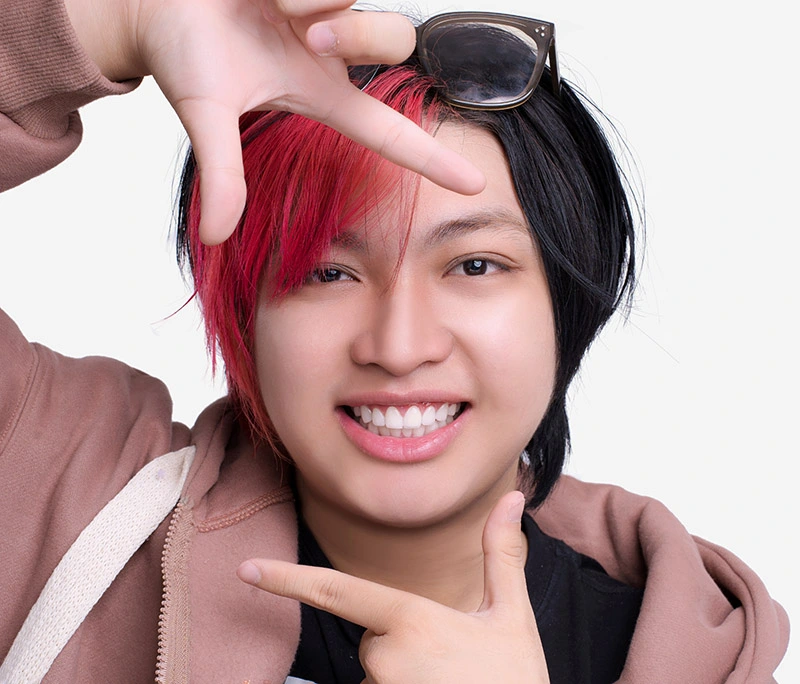 Hot Streamer chọn Dentos để cải thiện nụ cười thêm tươi sáng